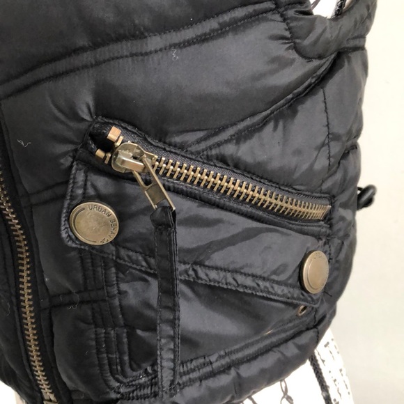 Used Crop Urban Behavior puffer vest - Picture 4 of 5